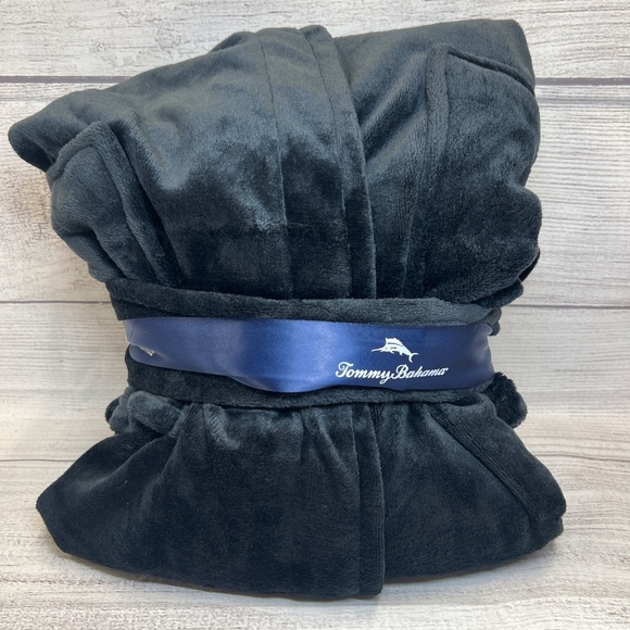 Tommy Bahama Plush Robe - Picture 2 of 4